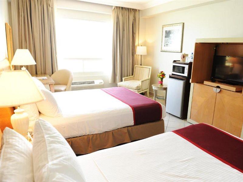 Ramada By Wyndham Princess Belize City Exterior photo