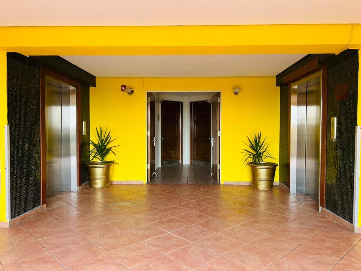 Ramada By Wyndham Princess Belize City Exterior photo