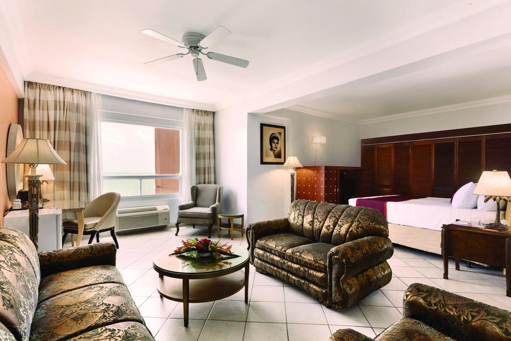 Ramada By Wyndham Princess Belize City Exterior photo